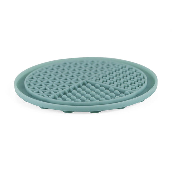 pawpourri-food-grade-silicon-circle-shaped-dog-lick-pad